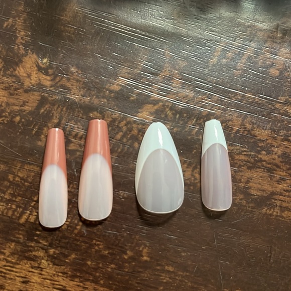 huge fake nail bundle with case - all different colors, sizes, patterns, lengths - Picture 6 of 13